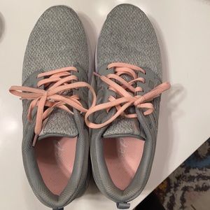 Women’s Asics Gel Torrance tennis shoes